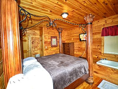 King Suite w/Jacuzzi and TV